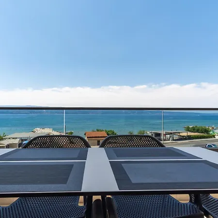 Апартаменти Felis Seaview By The -